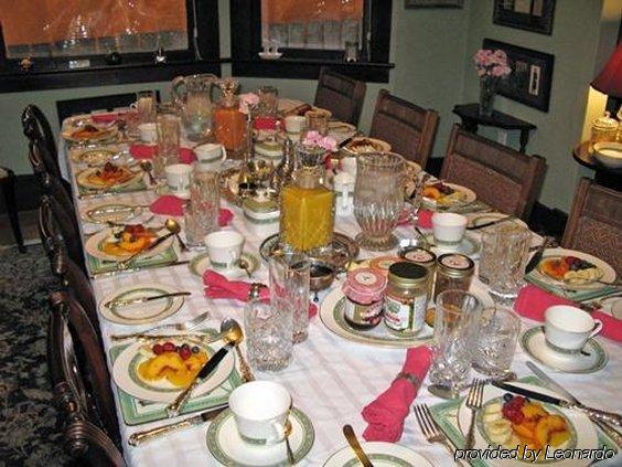 Calgary Westways Guest House Restaurante foto
