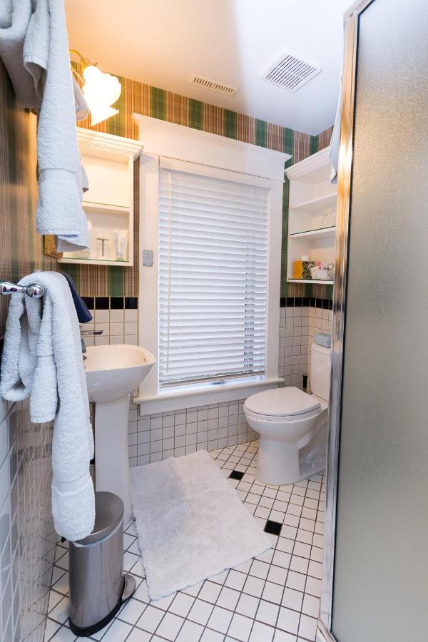 Calgary Westways Guest House Exterior foto